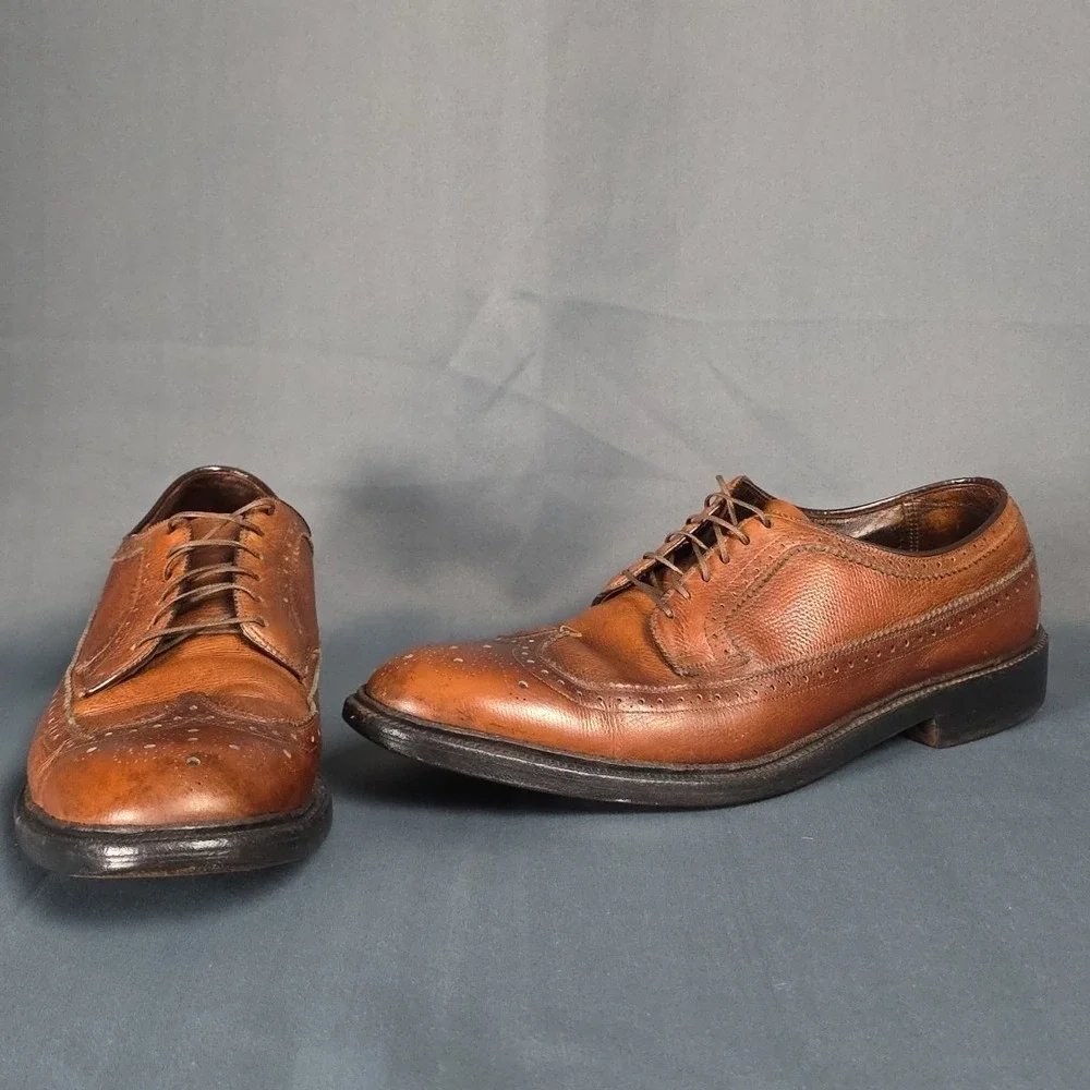 Vintage Hanover wingtips shoes V Cleat Mens 11B / RR Brown Wingtip Leather